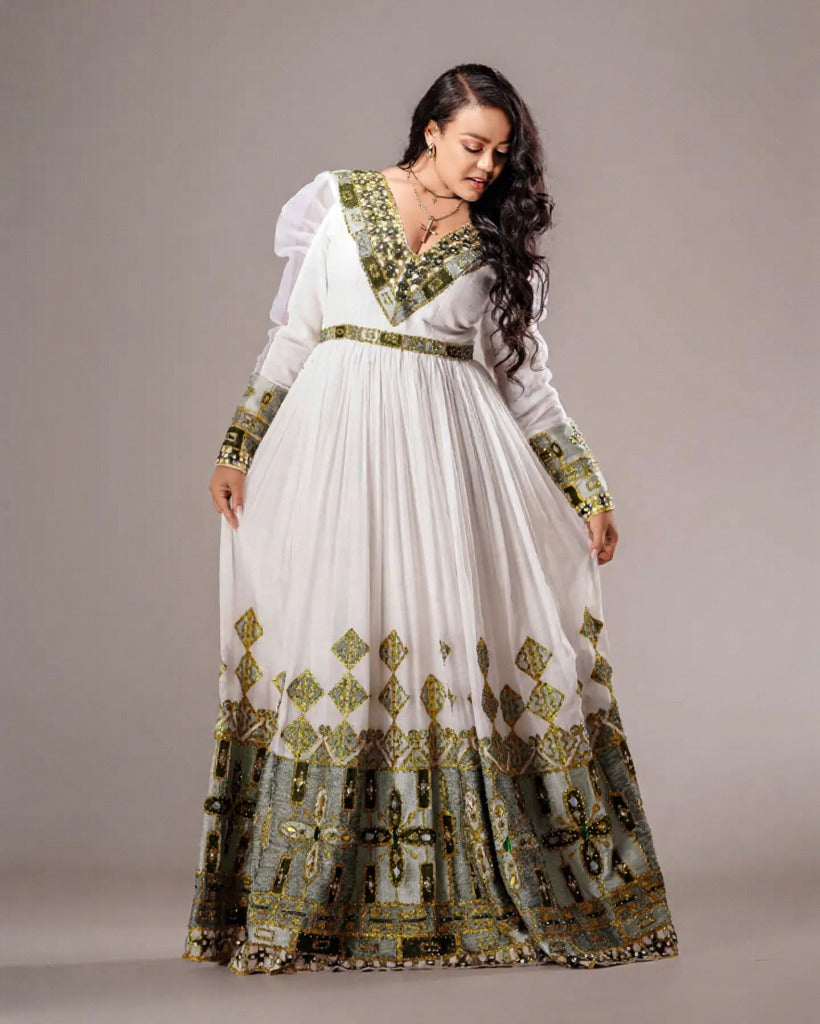 CULTURAL BRIDAL MASTERPIECE WITH EXQUISITE HANDWORK