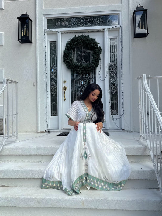 CULTURAL SLEEVELESS TRADITIONAL STYLE WITH V-NECK INFLUENCE AND EAST AFRICAN HERITAGE DESIGN