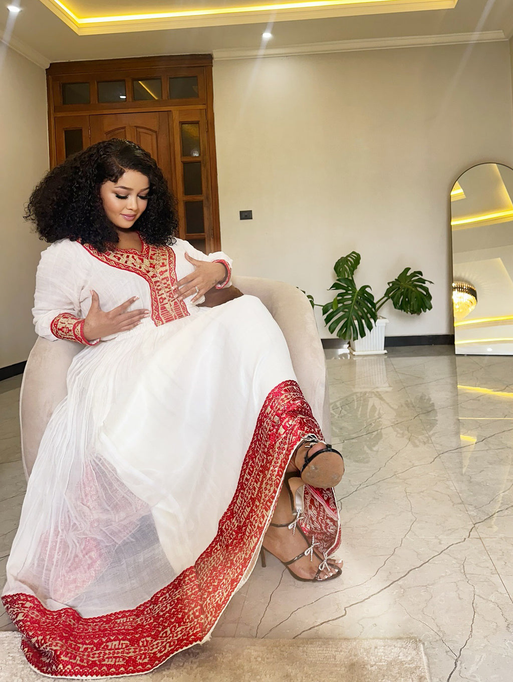 HABESHA DRESS – TIMELESS ETHIOPIAN DRESS WITH REFINED TRADITIONAL DETAILS