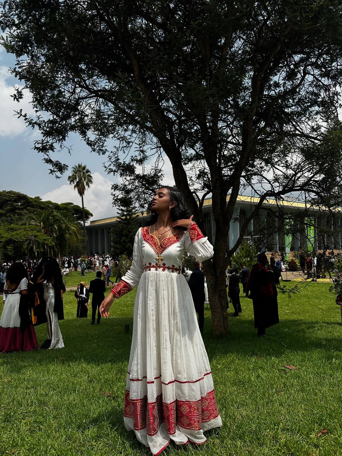 HABESHA DRESS – AUTHENTIC ETHIOPIAN TRADITIONAL DRESS WITH INTRICATE CULTURAL EMBROIDERY
