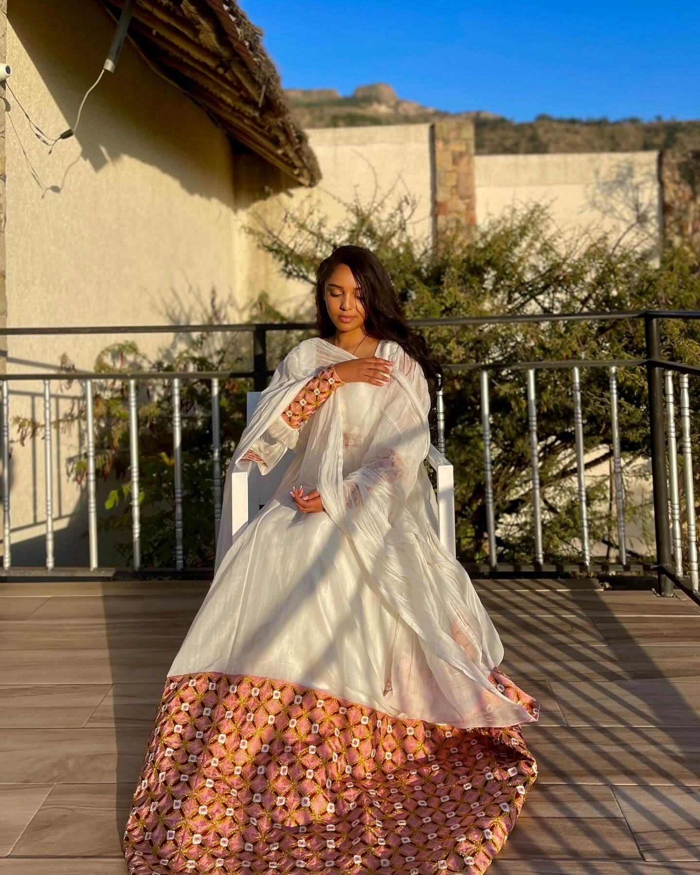 ELEGANT TRADITIONAL ETHIOPIAN DRESS – MODERN HABESHA STYLE BEAUTY