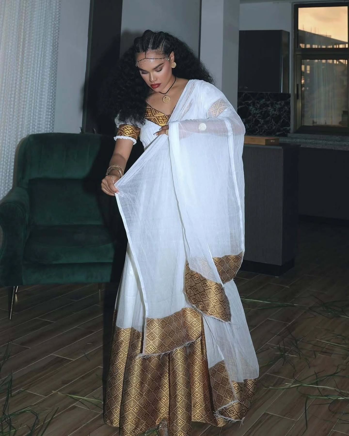 HABESHA DRESS – WHITE AND GOLD TRADITIONAL ETHIOPIAN CLOTHING FOR GRACEFUL WOMEN